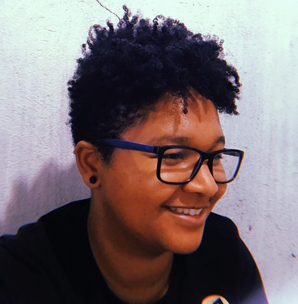 Carolina Silva (Ela/Dela)
